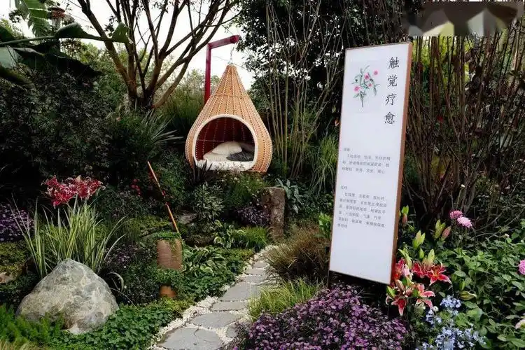 江北花园通过外围的疗愈花园,通过亲子花园,康养花园,静思花园,亲情