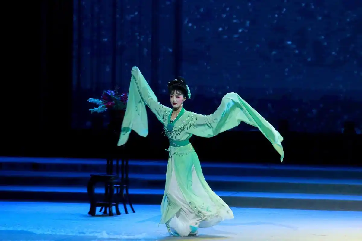 黄梅戏《五女拜寿》舞台剧照