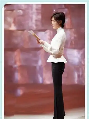 特别是从侧面看,可以看出她可以填充握把的腰部.