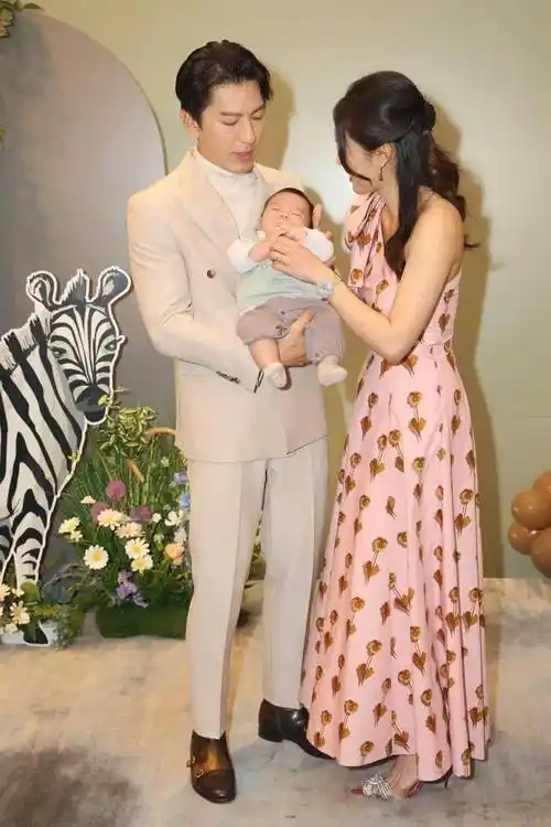 胡杏儿_汪明荃_老公