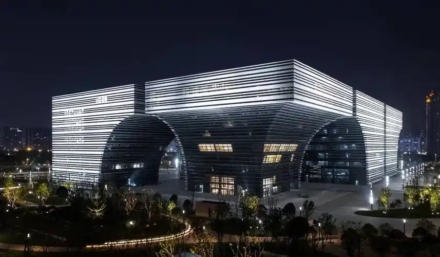 新城控股董事长品鉴常州市文化广场集聚文化气息的城市客厅