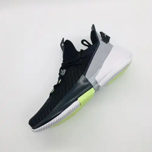 热销安踏ufo篮球鞋_安踏篮球鞋男要疯5代2020春款轻狂ufo空域2代ufo