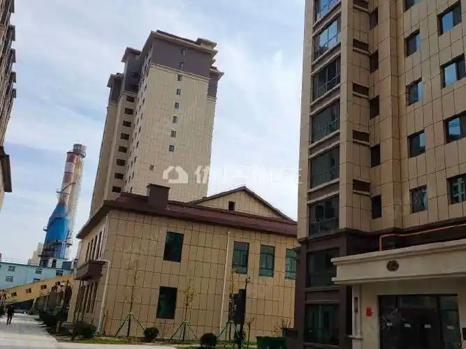 天成学校旁湖畔雅居两居室家具齐全电梯房交通便利配套齐全