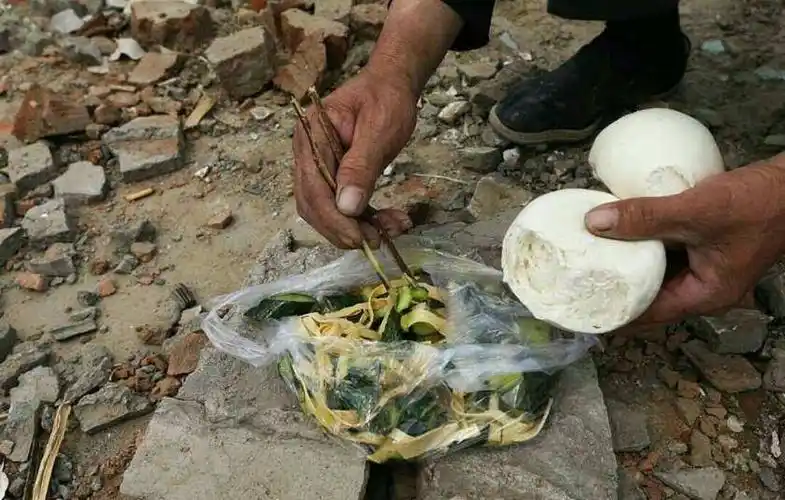 我很有,吃着私房菜大馒头坐上龙椅般的砖头.