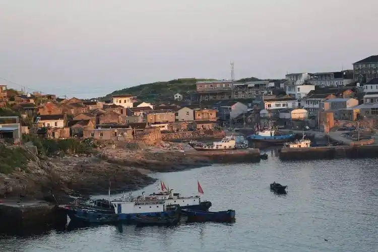 昨晚美丽的鱼山岛流下蓝色的眼泪