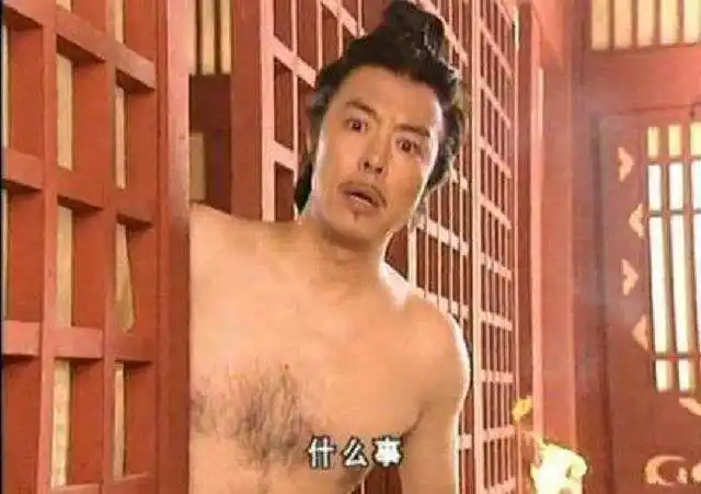 看看那些胸毛浓密的男明星分分钟活成了女人心中的梦想