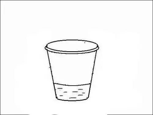 准备一个纸杯,放小半杯水