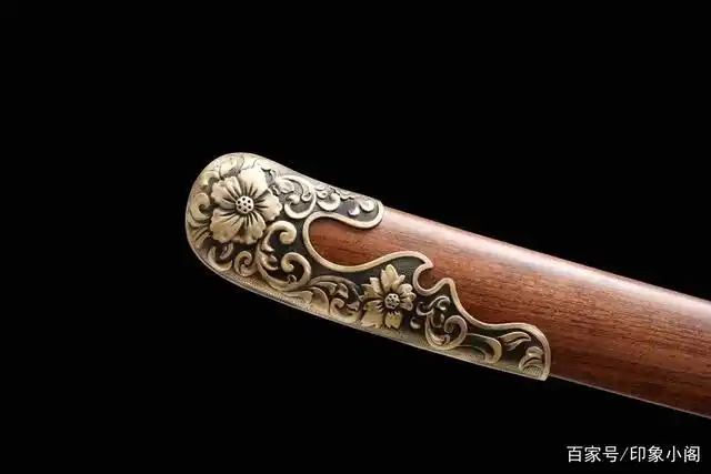 铜装百炼钢墨菊清刀,鉴赏