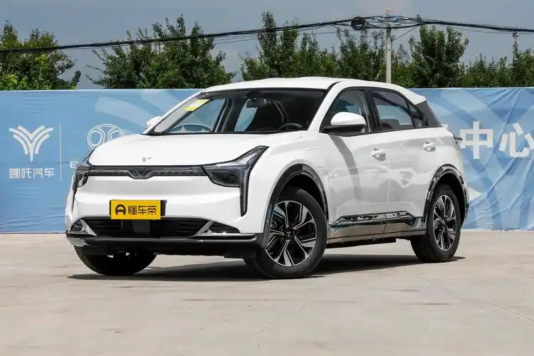 38万,外观时尚,实测哪吒u