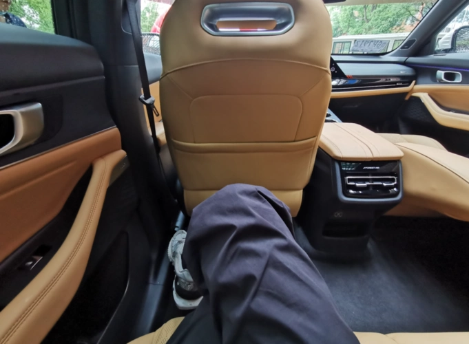 坐在这台车上,余生开不上豪车也可以接受了