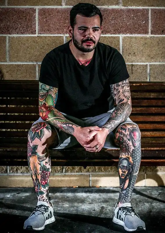 澳青年全身纹满刺青 唯独拒绝脸部纹身