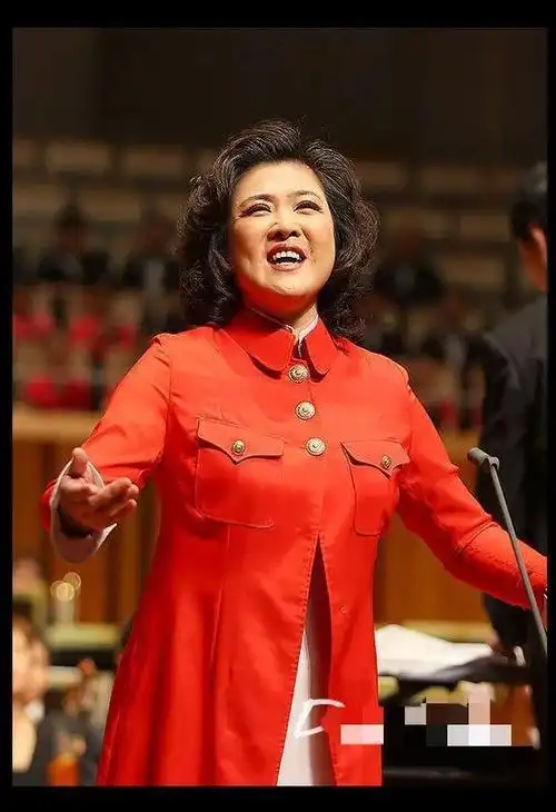 歌唱家万山红歌唱技巧优缺点分析及学习注意事项