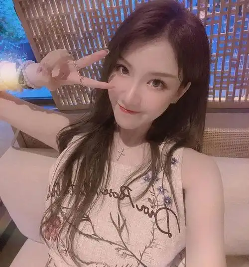 人生赢家郭艾伦女友身材傲人身价300万证件照美翻众人