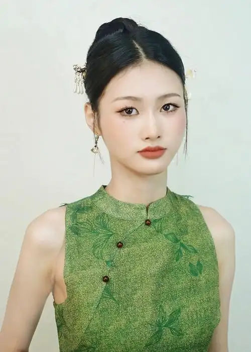中式旗袍妆容