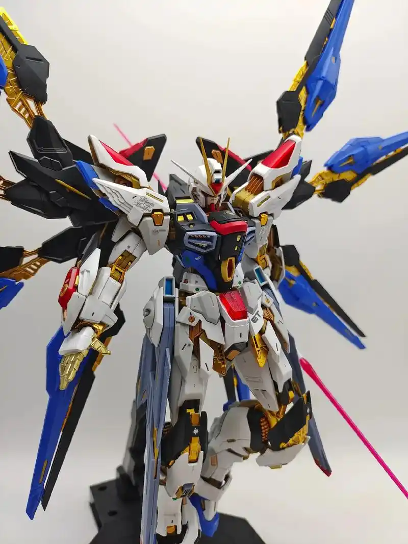 哪个好看(狗头)#胶佬 #高达模型 #mgex强袭自由 #8 - 抖音