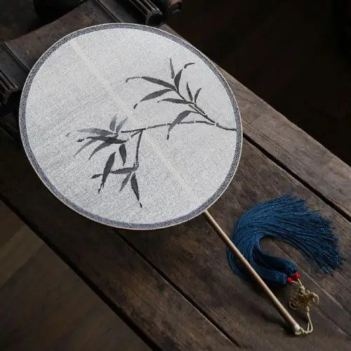 com 缂丝团扇,水墨竹子图案 玉竹扇柄,流苏回龙须(样式随机) 扇面直径