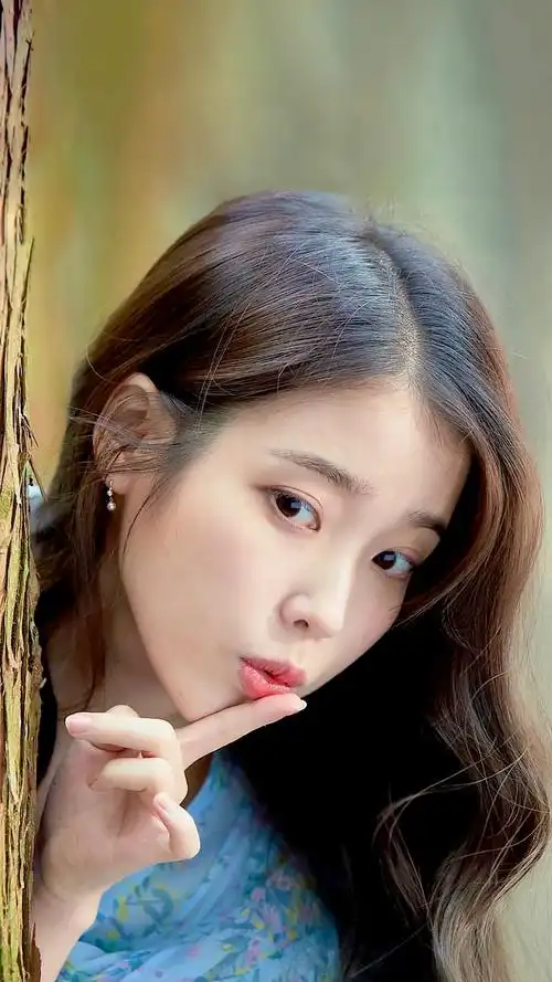 iu 图片摘自weibo:@pink_myeun - 堆糖,美图壁纸兴趣社区