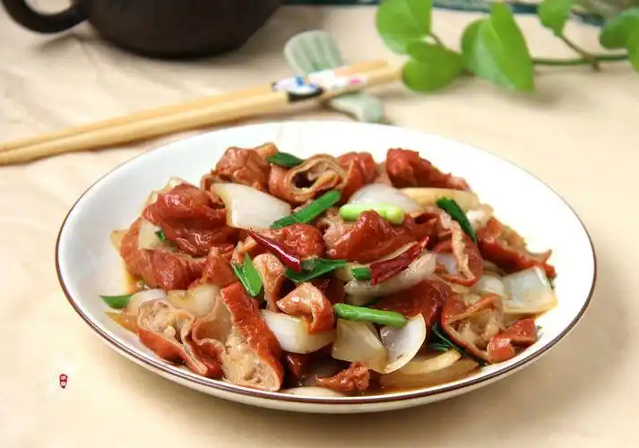 原创洋葱和它是绝配,炒一炒香辣鲜美,一口接一口停不嘴