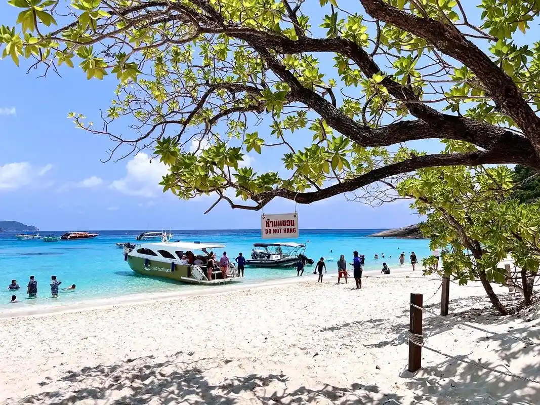 斯米兰岛 #果冻海 一年只开放150天的斯米兰岛,真的超级 - 抖音