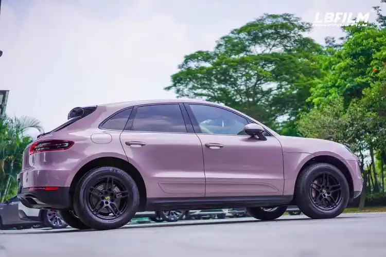 保时捷macan-lb改色膜冰莓粉,气质优雅知性魅力_搜狐汽车_搜狐网