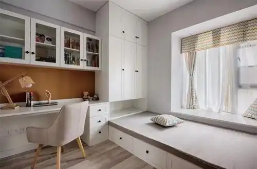 地台榻榻米卧室正流行有钱人也爱这种设计