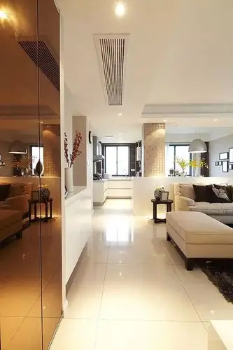 龙发装饰丨横厅怎么设计实用性更高?她用隔断完美解决!