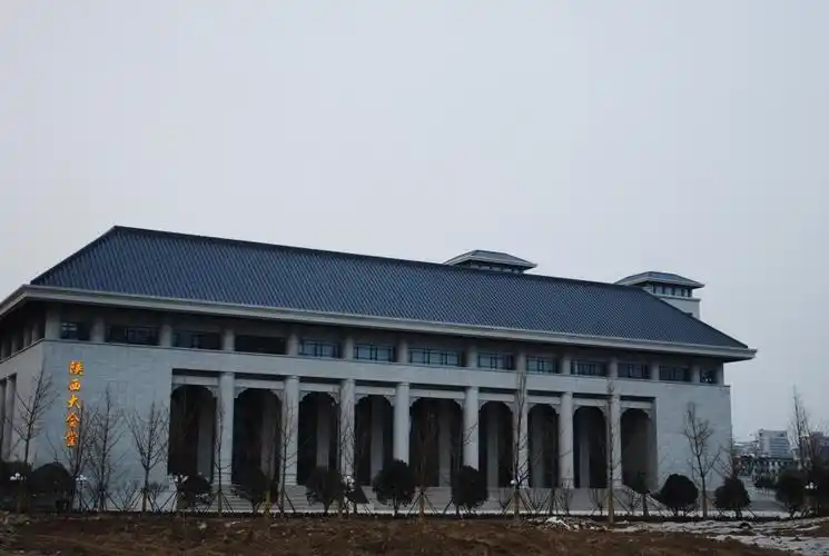 练习拍正在建设中的陕西大会堂