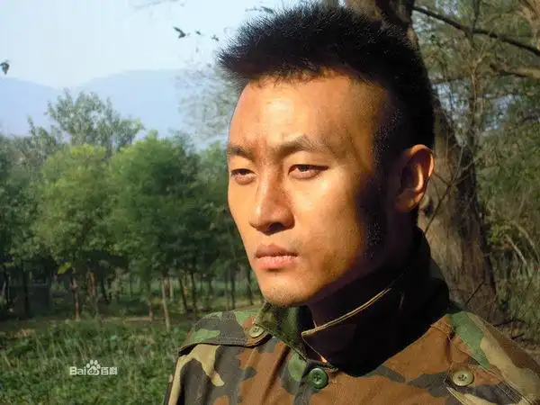 我是特种兵2里察猜的发型是啥发型,还有终极斗士3里尤里·伯伊卡的