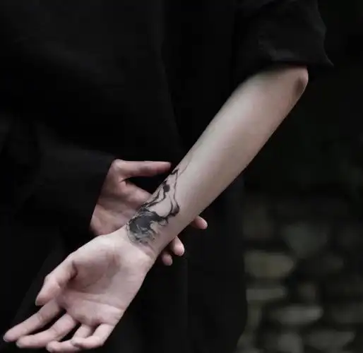 手腕波涛#厦门纹身#纹身也清新#素花纹身