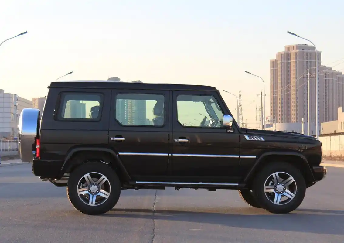 分享北京bj80高清图片,外观外观设计炫酷,不失年轻的活力