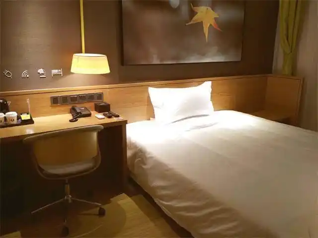 iu酒店·泰安火车站广场店【互联网轻精品酒店】