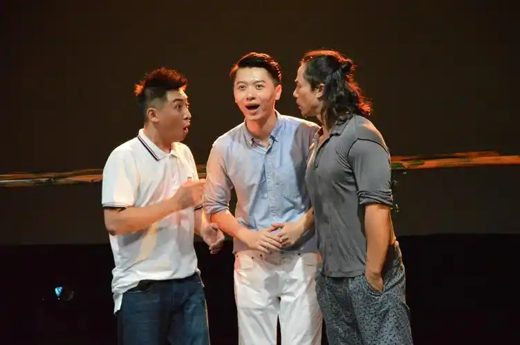 四川人艺小剧场话剧《疯在继续》登陆好戏连台