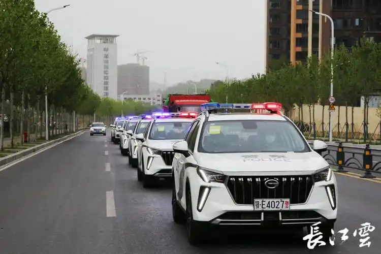 让110再快一分钟湖北远安公安为农村派出所配发警车