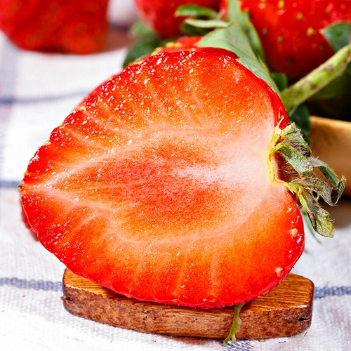 草莓佐贺赤颜奶油丹东红颜当季新鲜水果整箱草莓