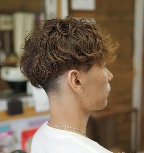 今夏爆火男士发型16款(男士圆脸适合的短发图片)