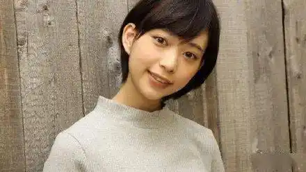 妈妈她开挂学啥都秒会的日本天才女优打了多领域大佬的脸