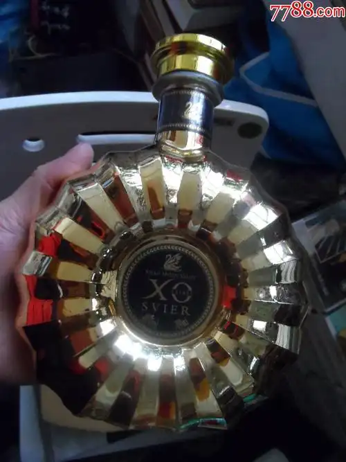 天鹅美月谷(斯维尔xo白兰蒂)酒瓶-价格:46元-se84681134-酒瓶-零售