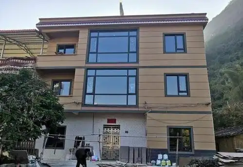 你离别墅差一道外墙装修_颜色