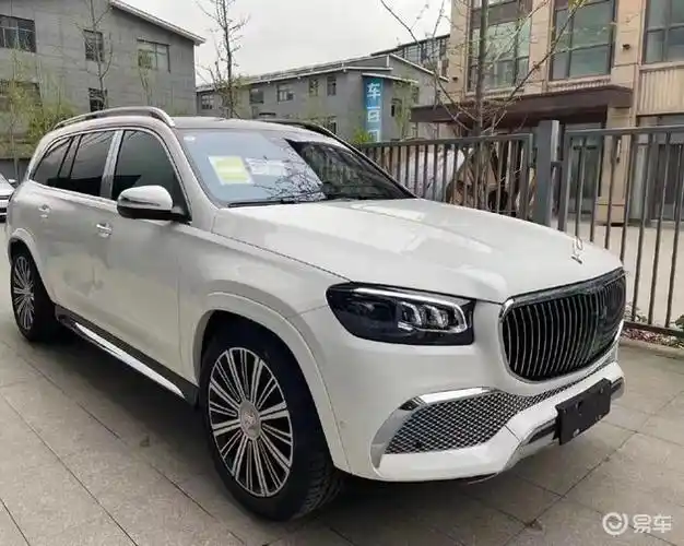 又一台白色迈巴赫gls480优雅大气
