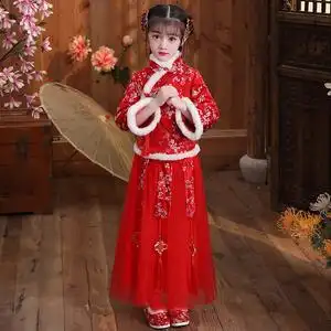 汉服嫁衣凤冠霞帔