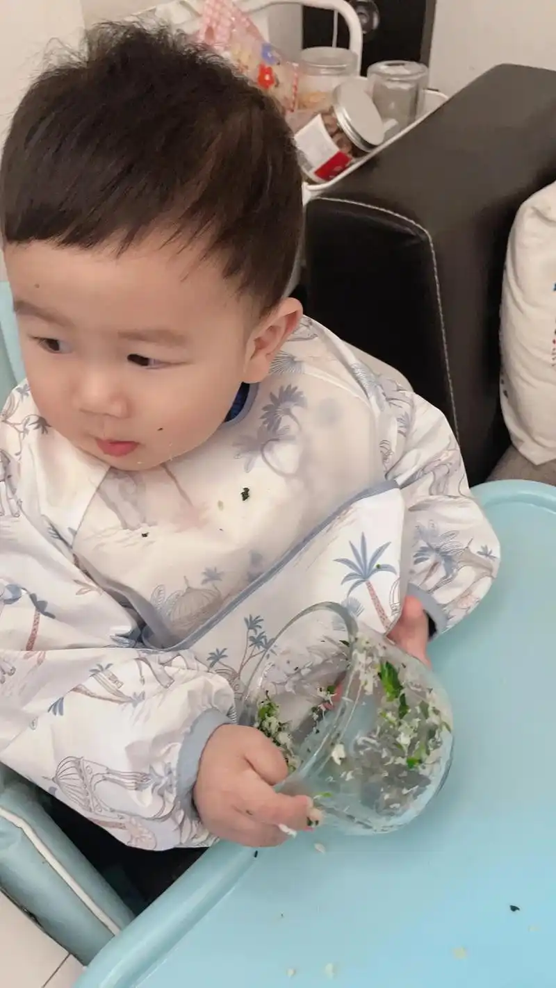 yamiyami!#干饭宝宝上线 #小屁孩越来越像那么回事了 - 抖音