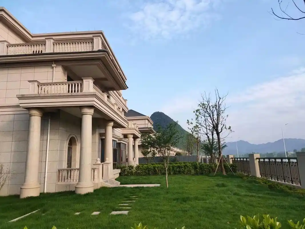 杭州桐庐亚运唯一不限购江景别墅.产证:300-340平,286万起