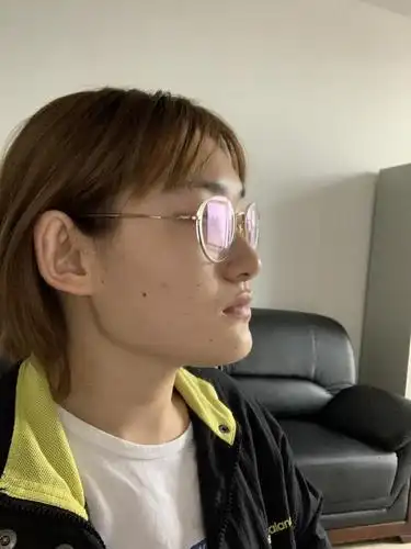 这种是鞋拔子脸吗?