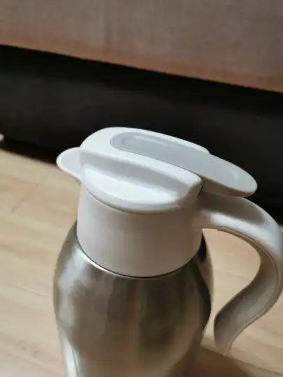 乐扣乐扣保温壶:"乐扣这款水壶壶体不大,占地面积小,但容量确实不小