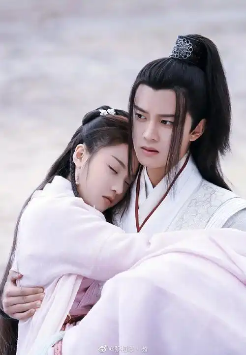 张慧雯暮白首# #任嘉伦暮白首# #电视剧. 来自黎初寒·樾 - 微博