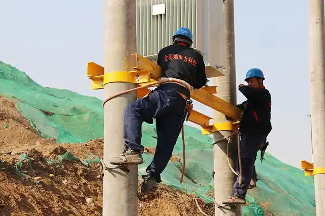 沈阳大东区金地檀悦地产强电10kv变压器安装现场_engineering case