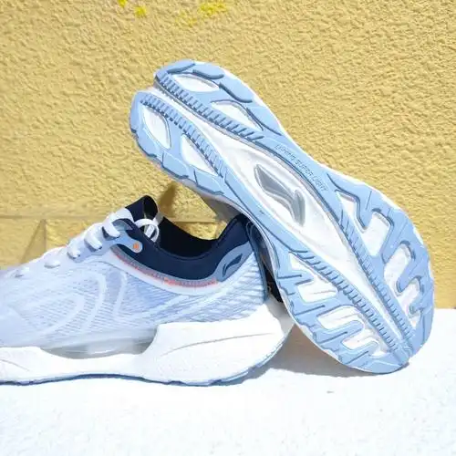 42超轻18黑色轻弹专业跑步鞋白蓝lining李宁