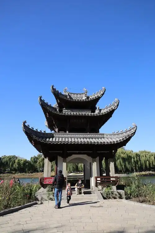 陶然亭公园里的华夏名亭园