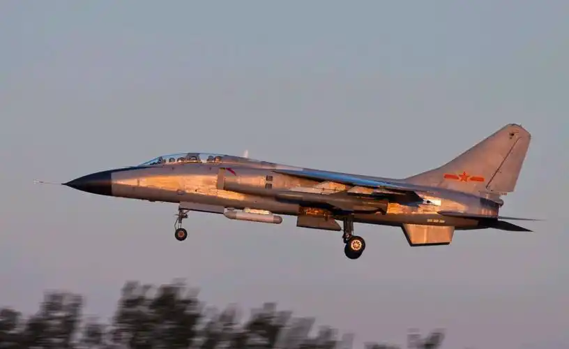 一组歼轰7"飞豹"美图