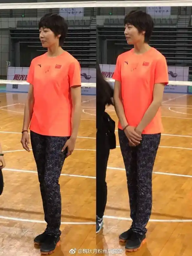 特立独行魏秋月穿着亮瞎眼的花裤子亮相女神任性仍美出新高度